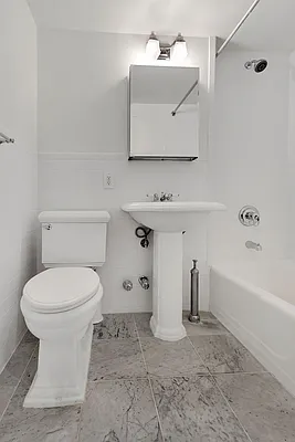 Rented by Cooper & Cooper Real Estate | media 7