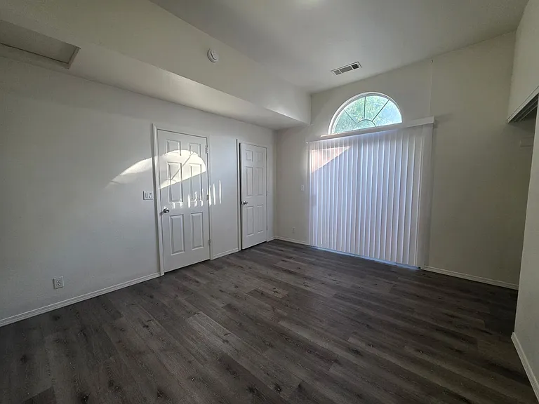 1880 Hayes St — Photo 15