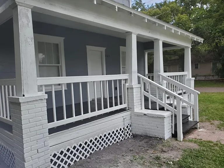 664 Escambia St — Photo 3