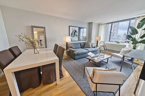 Rented by Leemar Management, Corp | media 7
