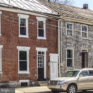 21 N East St, Carlisle, PA, 17013