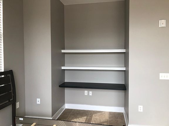 3rd image of 810 W 4th St Unit 218