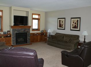5401 Celtic Ct, Cedar Falls, IA 50613