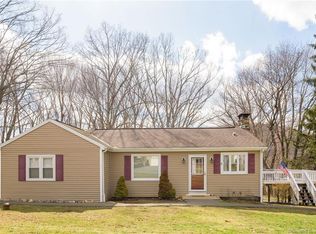 16 Taagan Point Dr, Danbury, CT 06811