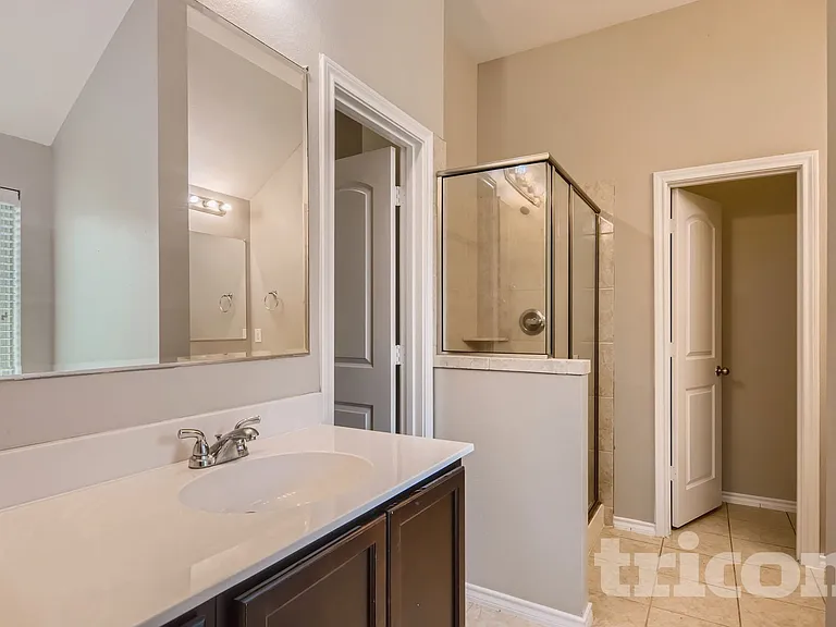 221 Anthony Ln — Photo 15