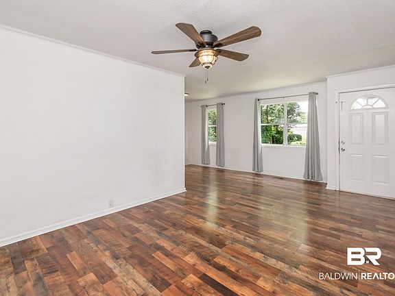 3rd image of 2905 McFarland Rd #F