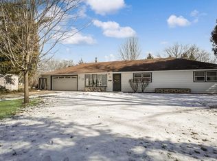 643 Pine St, Mukwonago, WI 53149