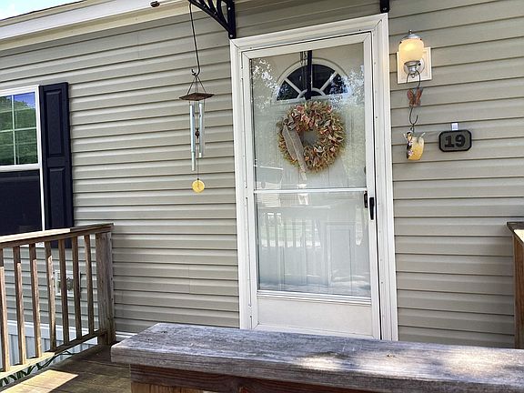 2nd image of 19 Woodland Park