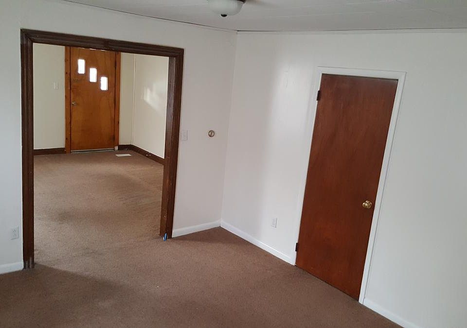 2nd image of 117 Thompson Ave
