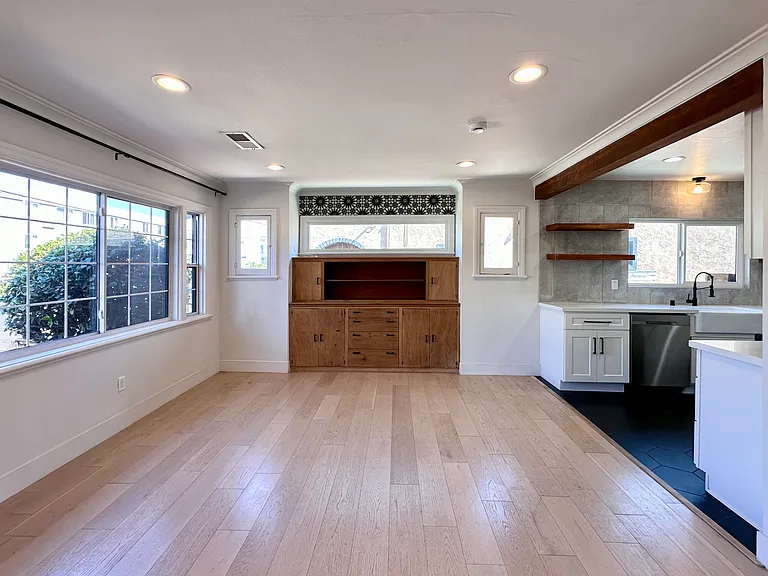 4336 Toland Way — Photo 9