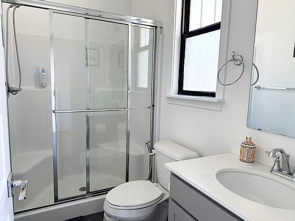 down stair full bath