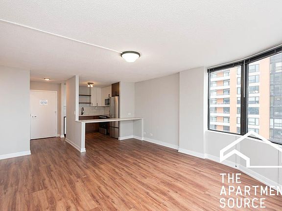 5th image of 1204 S Michigan Ave #1302