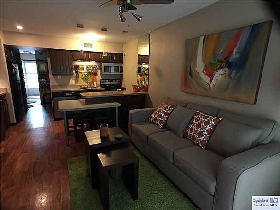 4th image of 500 N Market St #212