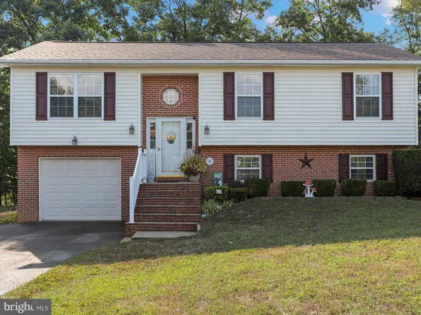 72 Tranquility Ave, Martinsburg, WV 25405