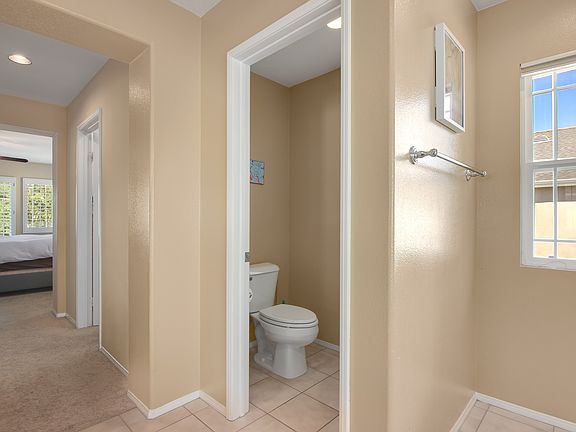 5th image of 27033 Clarence Ct