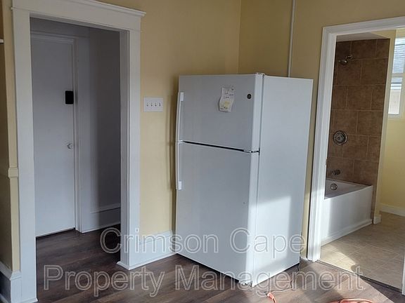 5th image of 366 Lyndwood Ave Floor 2