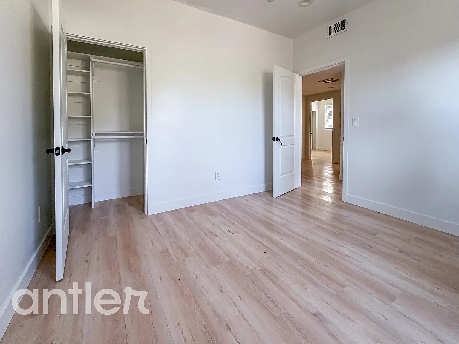 6 bed, $4,950 — Photo 4