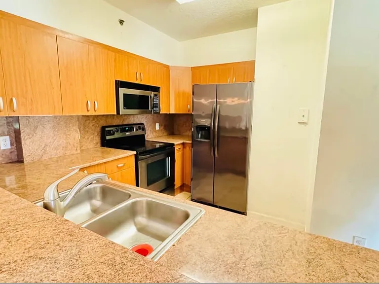 9340 Fontainebleau Blvd #406 — Photo 13