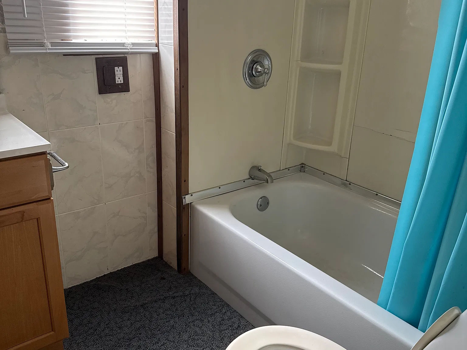 2 bed, 850 sqft, $895 — Photo 2