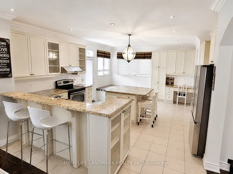 191 Robirwin St — Photo 10