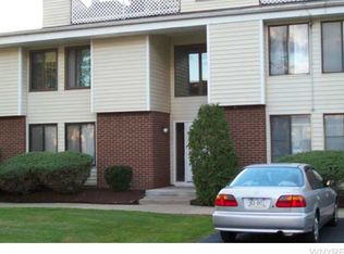 6A Southcreek Ct, East Amherst, NY 14051