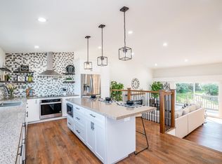 311 Skyline Dr, Vista, CA 92084