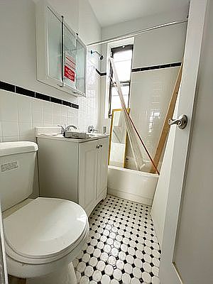1st image of 432 Suydam St #4