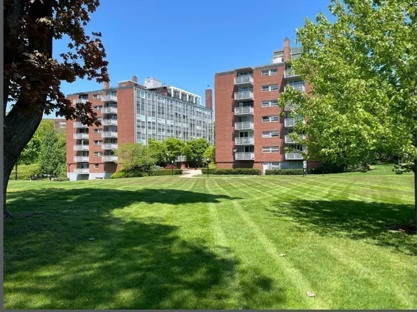 80 Park St APT 75, Brookline, MA 02446