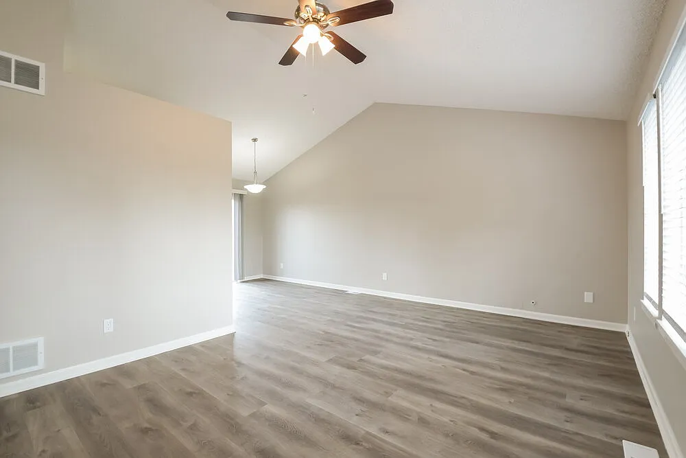 3 bed, 2.0 bath, 2004 sqft, $3,175 — Photo 4