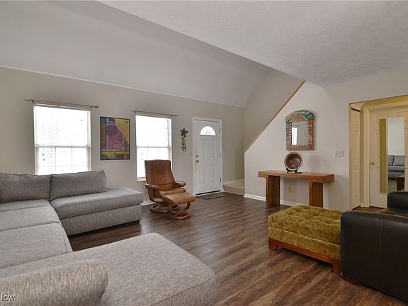 2nd image of 10276 Orchard Hill Ln