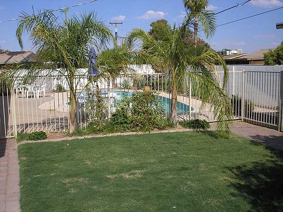4th image of 705 E Brenda Dr