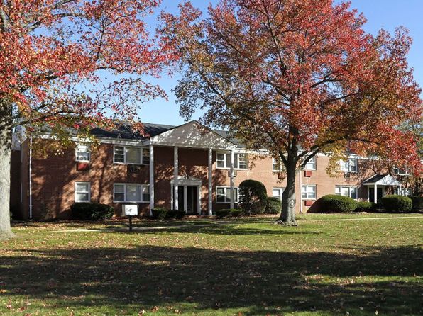2 Country Club Rd #142