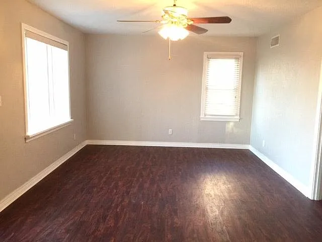 1126 W Comanche St — Photo 4