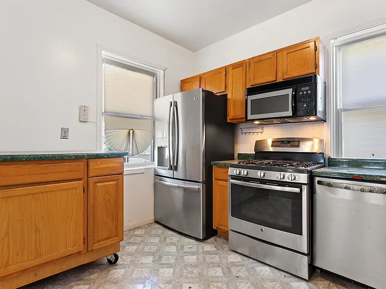 2051 E 72nd Pl — Photo 5