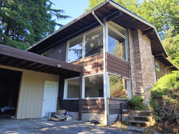 216 S 173rd Pl
