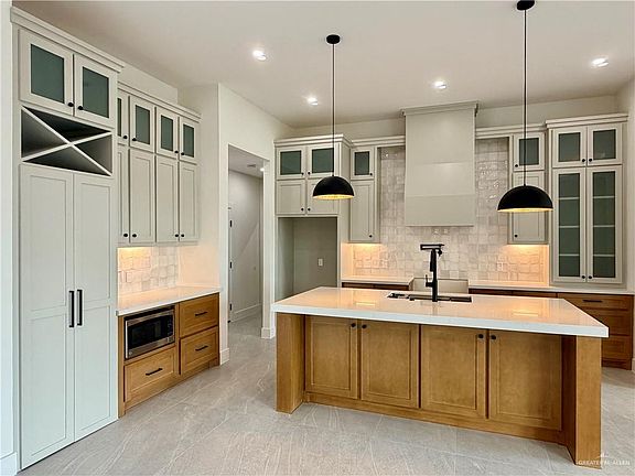 5th image of 3713 E Noronha Dr