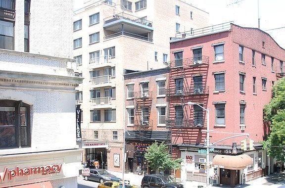 4th image of 184 Thompson St APT 1L