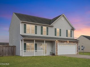 106 Dukes Lake Circle, Richlands, NC 28574