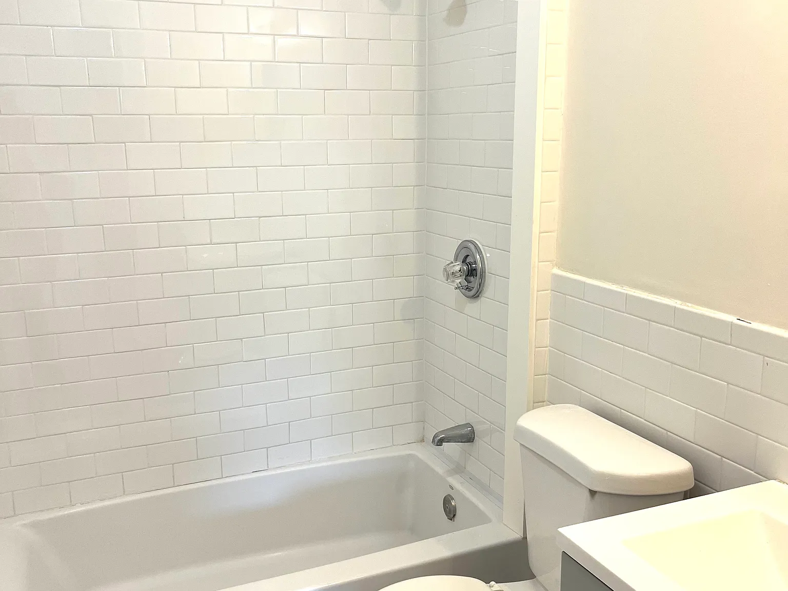 2 bed, 700 sqft, $2,495 — Photo 2