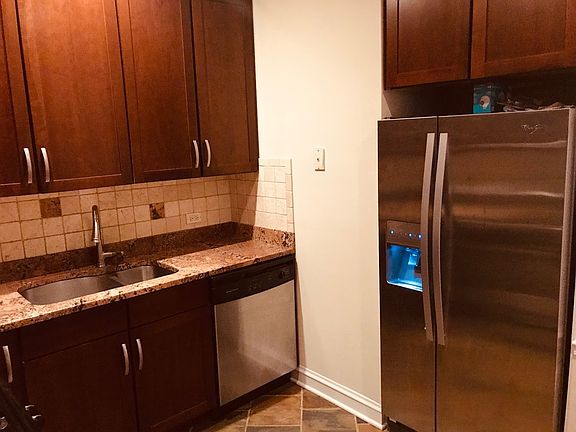 4th image of 7432 N Oakley Ave APT 1A