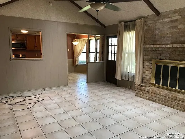 13851 Susancrest Dr — Photo 3