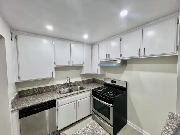 Haskell Regency, 6943 Haskell Ave #104, Van Nuys, CA 91406