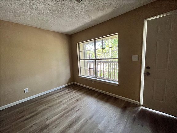 2nd image of 10235 Algiers Rd APT 2