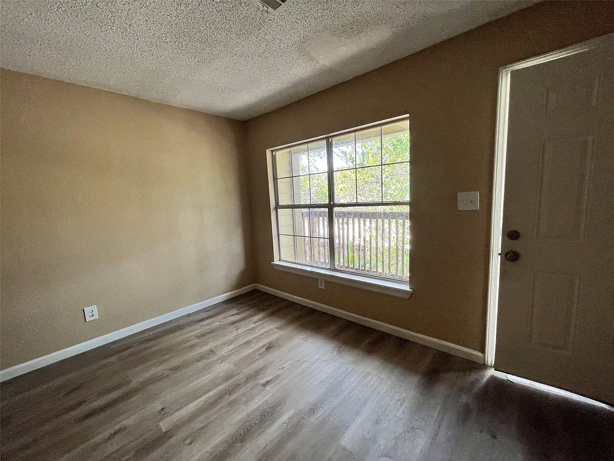 Building Photo - 10235 Algiers Rd #2
