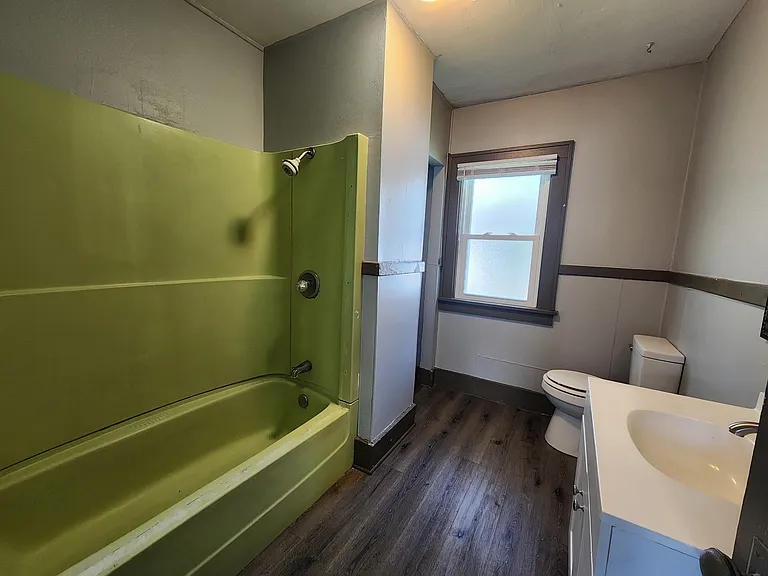 526 Kirkwood Ave — Photo 11