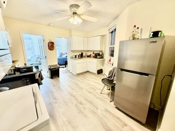 14 Cleveland Pl APT 2, Boston, MA 02113