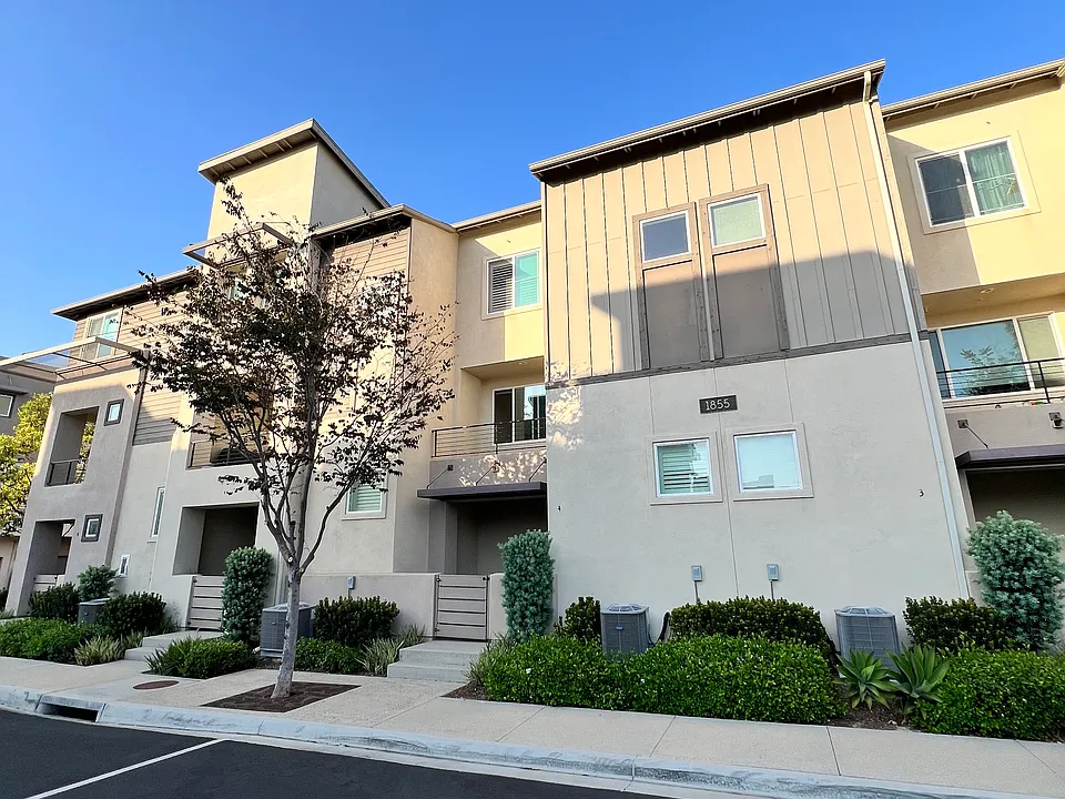 1855 Observation Way #4