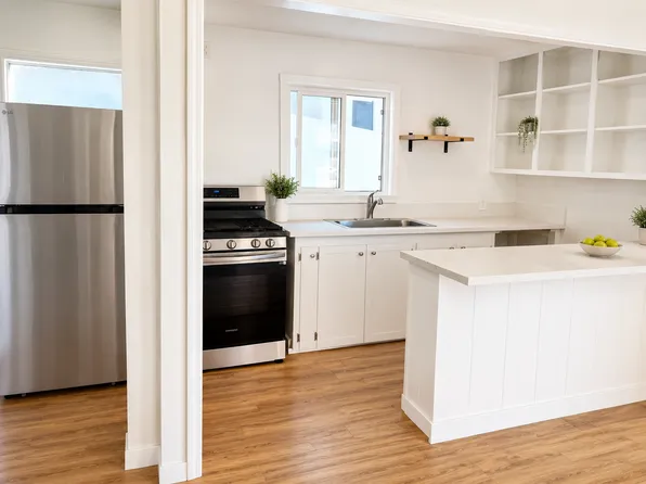 16581 Pacific Coast Hwy #B, Sunset Beach, CA 90742