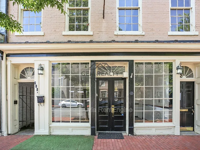 710 Caroline St #D — Photo 1