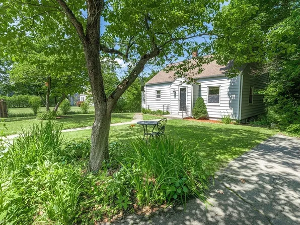 152 Southbridge Rd, Dudley, MA 01571